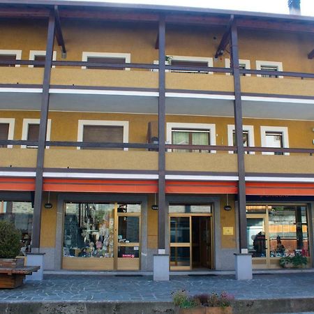 Апартаменти Trilocale In Centro A Chiesa Valmalenco К'єза-ін-Вальмаленко Екстер'єр фото